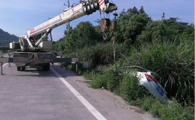 海安重载吊车救援 海安重载吊车救援
